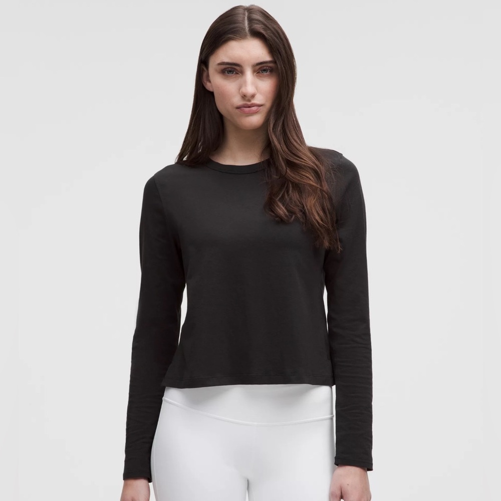 Lululemon Athletica Black Long Sleeve Tee - classic fit .